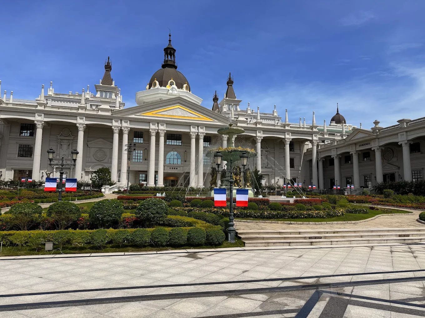 嘉義輕行旅 × 佐登妮絲城堡門票｜雙人房只要 $1,680