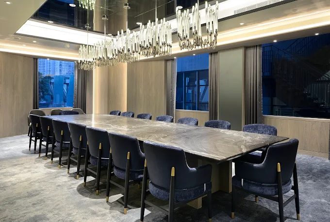 板橋凱撒大飯店|3分鐘到車站,享受無邊際泳池與五星級奢華住宿