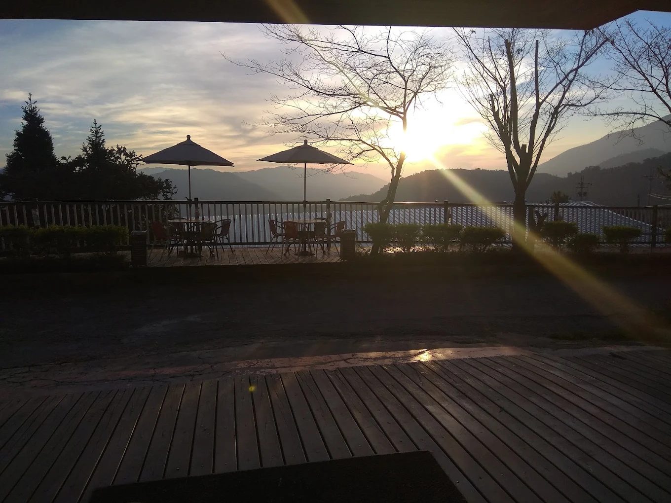 南投清境佳美渡假山莊｜雙人房限時優惠 $1,888，暢享茶園、星空與山嵐