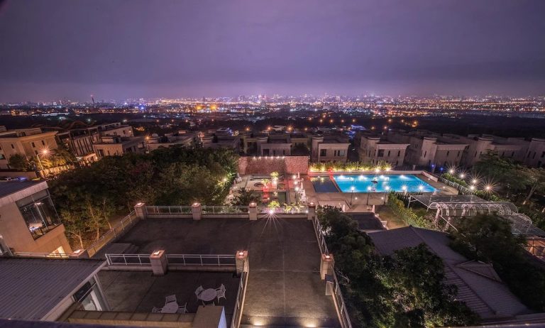 台中清新溫泉飯店｜唯一邊泡湯邊看夜景的五星級度假首選