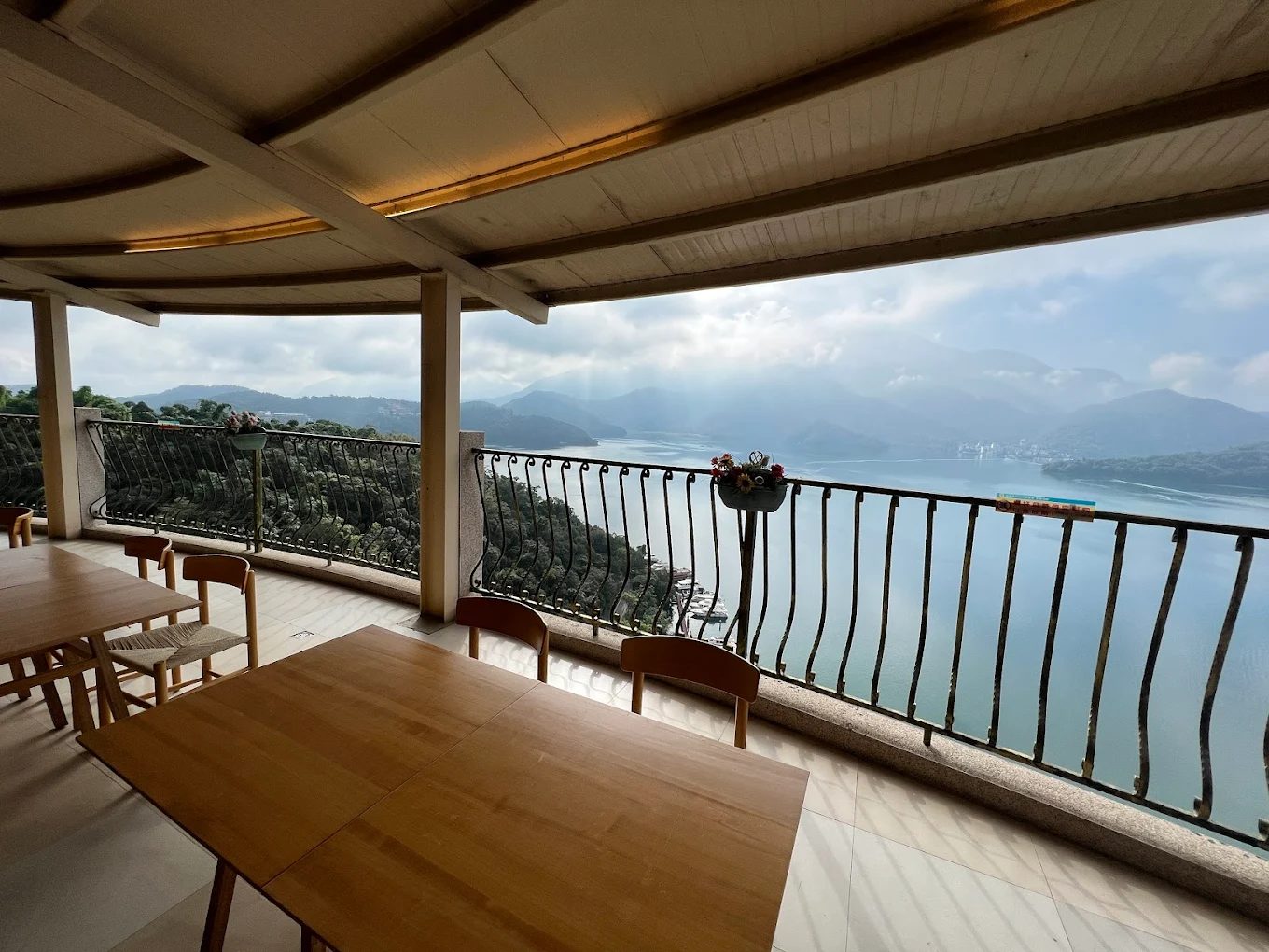 日月潭湖景第一排住宿！【淶滬文旅】雙人房只要 NT$2,280 起