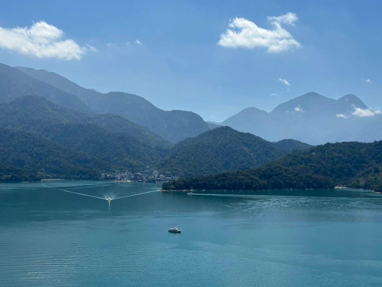日月潭湖景住宿推薦｜【淶滬文旅】雙人入住只要 NT$2,280 起！走路就能逛老街、搭船遊湖