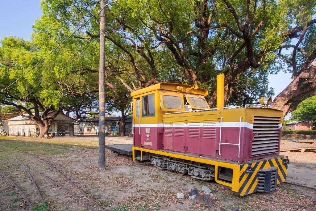 高雄橋頭糖廠一日遊｜搭五分車、吃紅豆酵母冰，走進百年糖業博物館