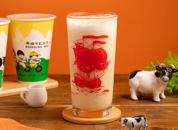 高雄夜生活必去！愛河親水徒步區｜夜景、美食、遊船一次滿足