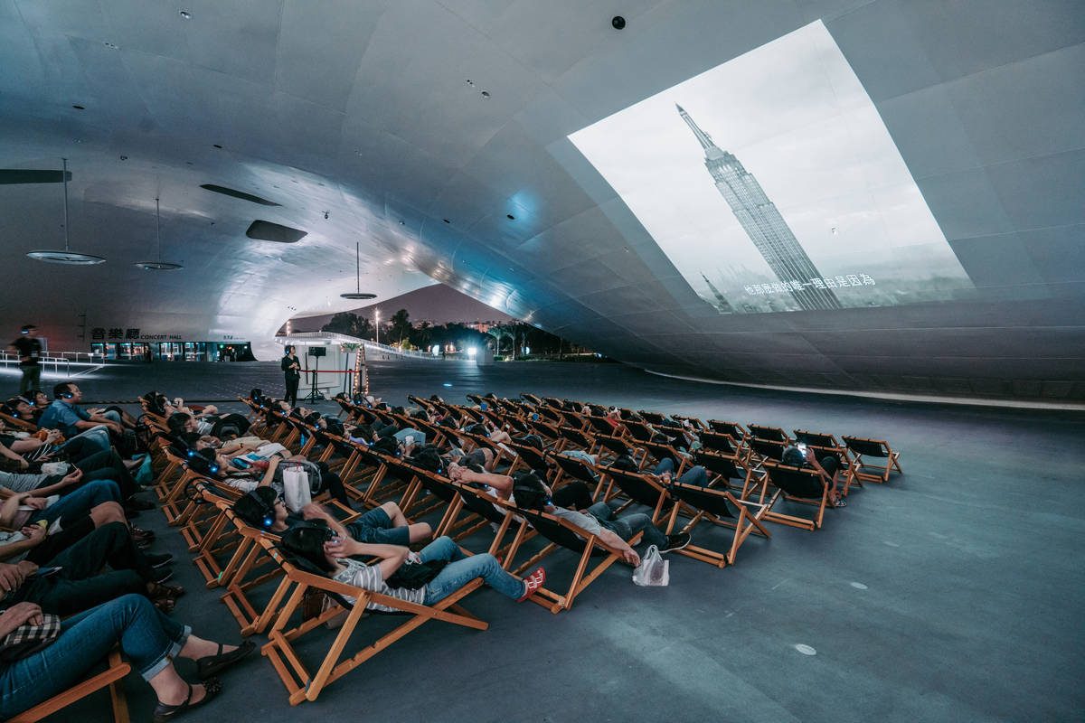 高雄必訪｜衛武營藝術文化中心全攻略，結合自然公園與彩繪社區！