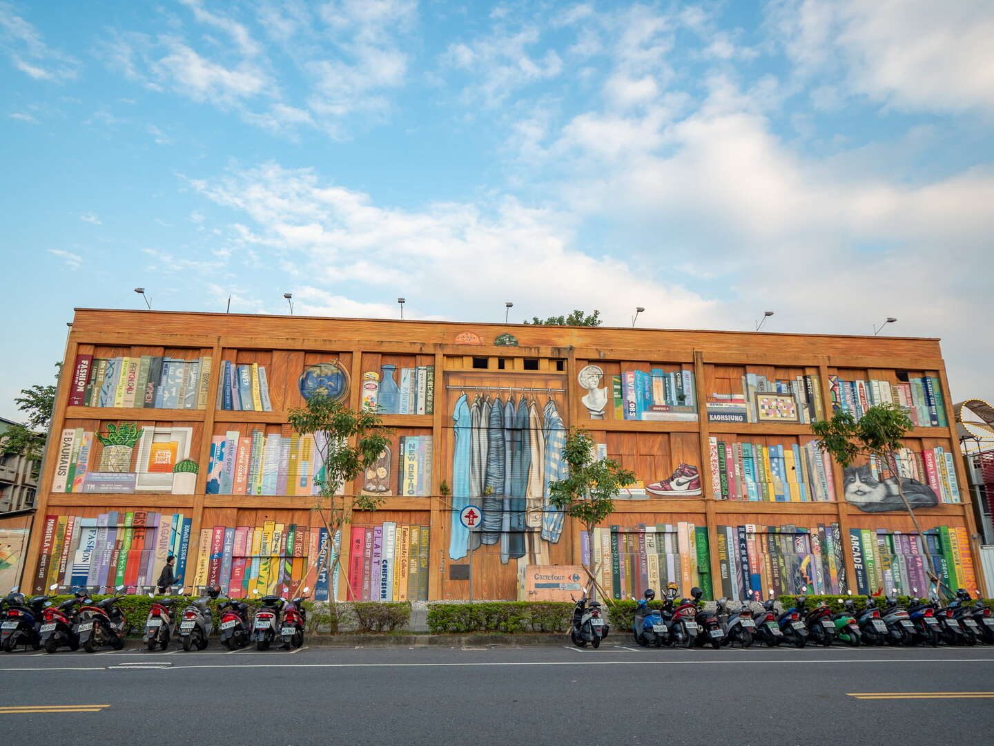 高雄必訪｜衛武營藝術文化中心全攻略，結合自然公園與彩繪社區！