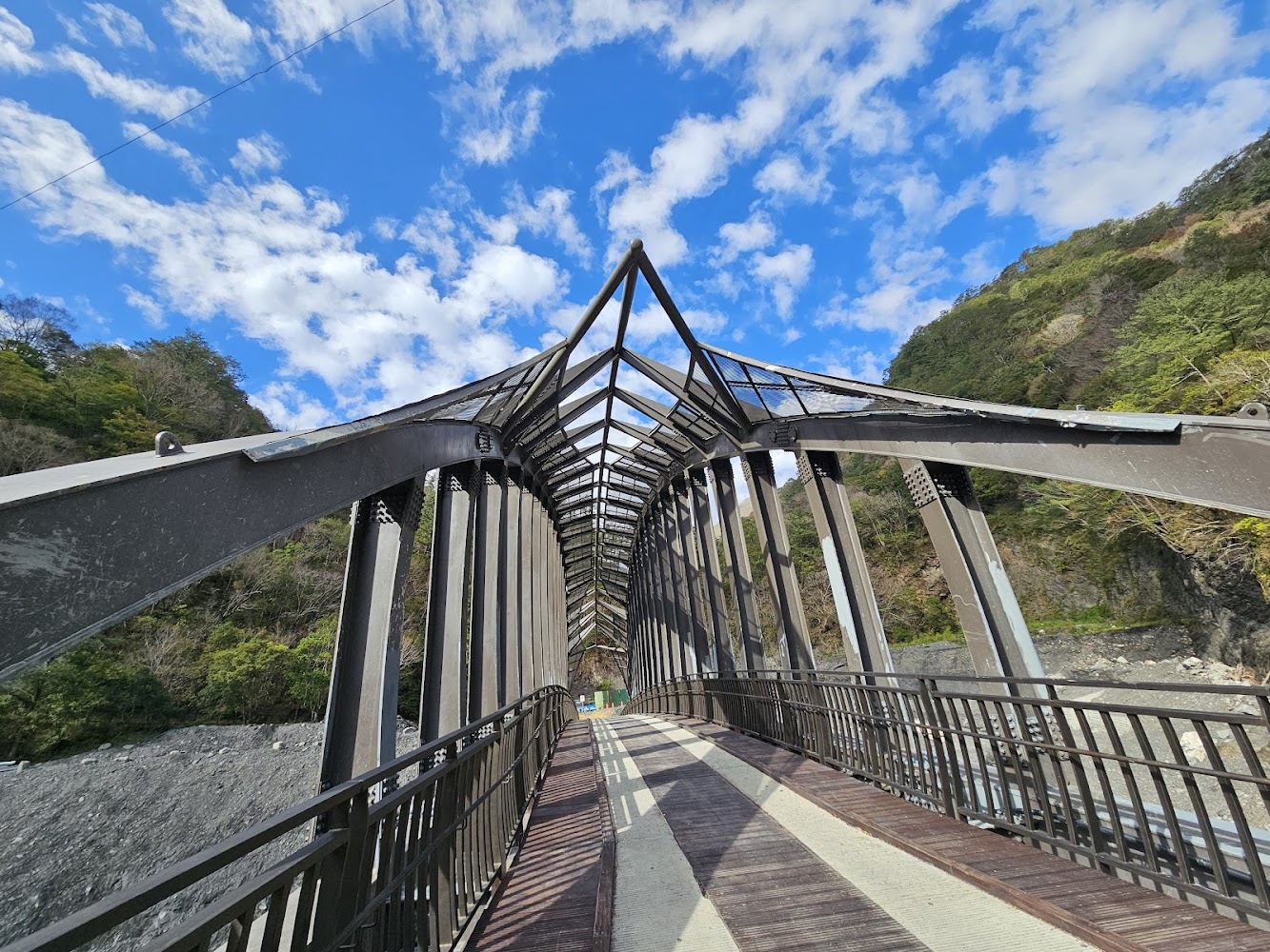 奧萬大國家森林遊樂區服務中心｜奧萬大楓葉季：攻略與賞景秘訣