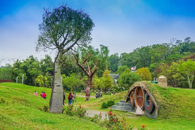 住進童話世界!苗栗綠意山莊|哈比屋、粉紅城堡、天空步道一次玩