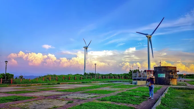 苗栗最美海岸線！半天寮好望角風車夕陽，必訪打卡景點大公開
