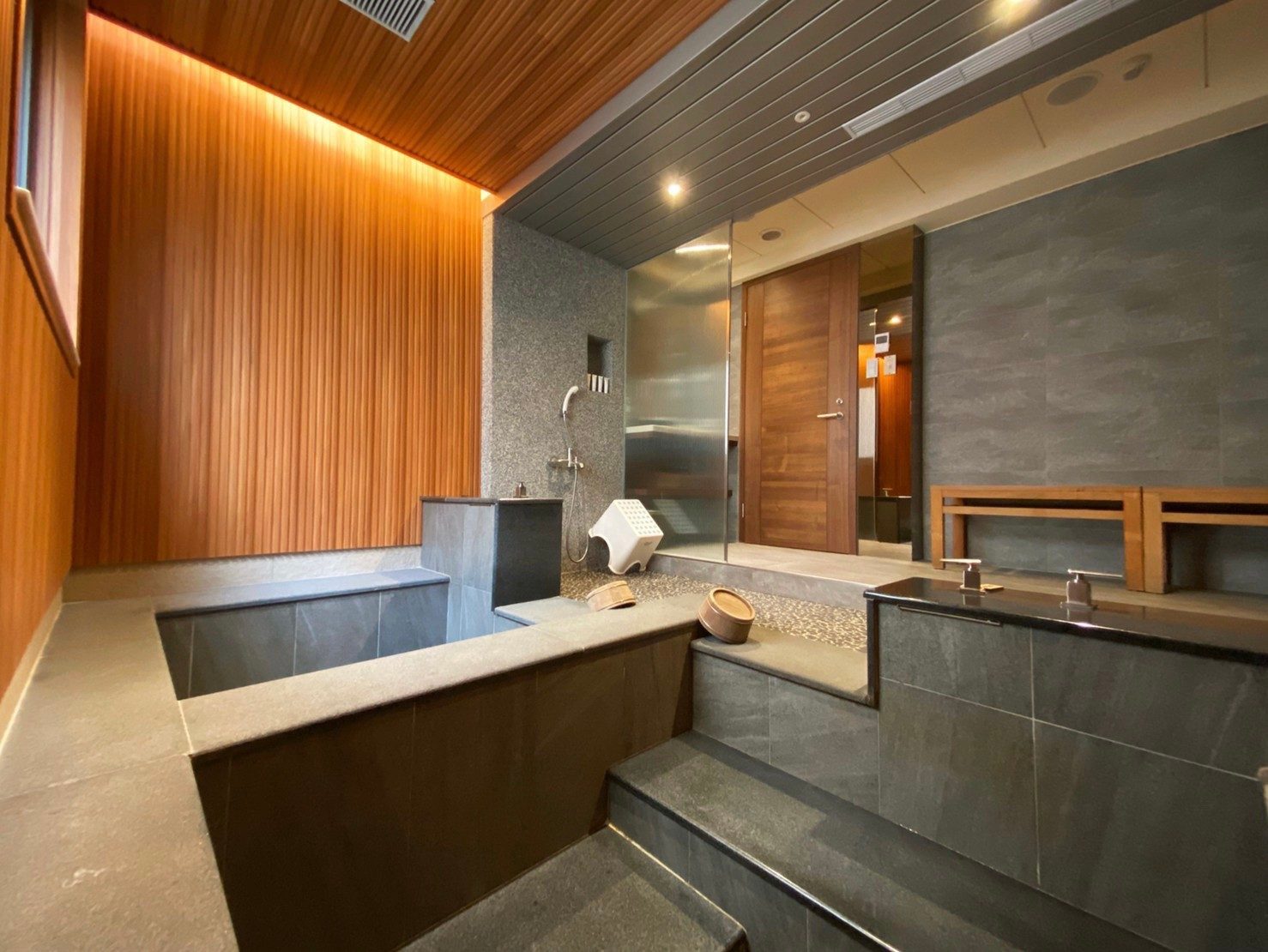 下班直衝北投湯屋，90 分鐘療癒比睡一覺還有效