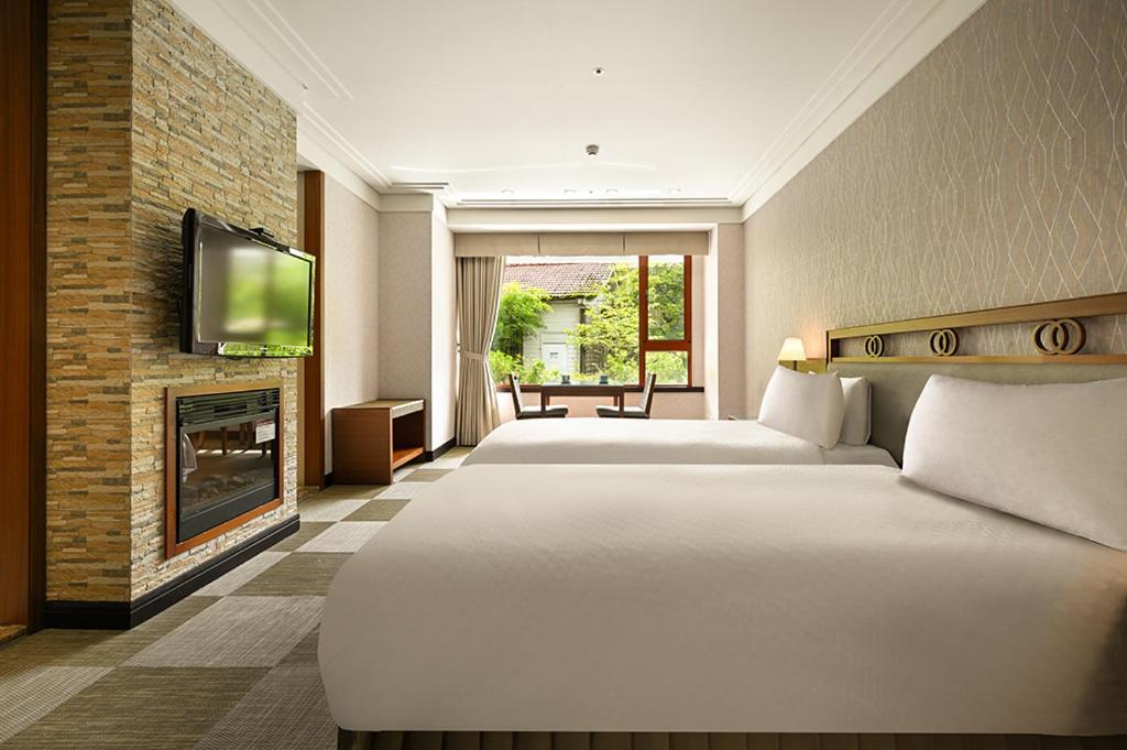 秋風微涼時，住進阿里山——從雲海到檜木香的五種風景