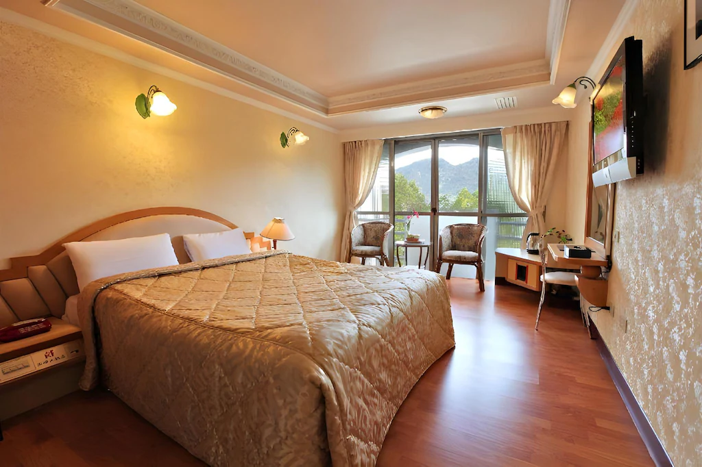 秋風微涼時，住進阿里山——從雲海到檜木香的五種風景