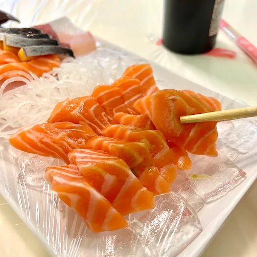 厚切生魚片是來到墾丁必吃的海鮮美食