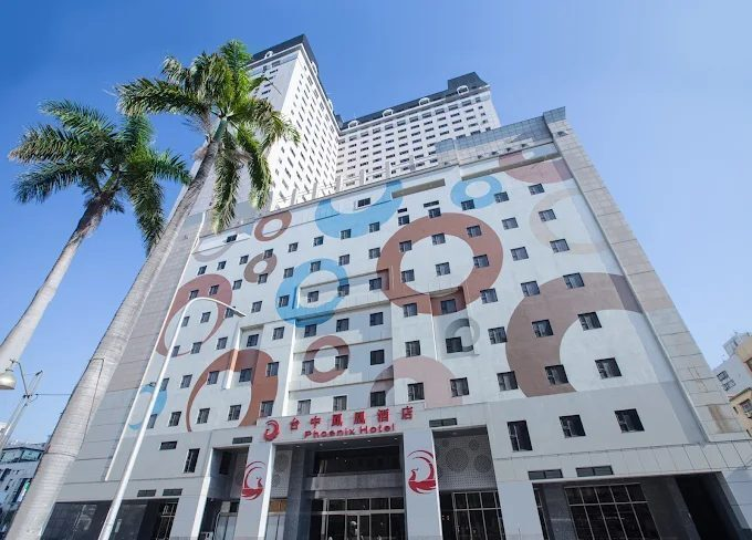 走進台中鳳凰酒店的晨光裡,聞著咖啡香與街聲一起醒來