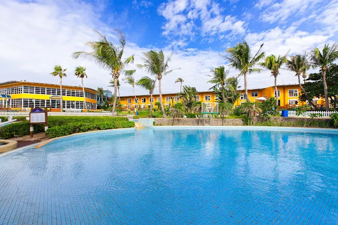 墾丁夏都沙灘酒店｜住進海風裡的夢，浪聲、陽光與晚霞，讓心也度假