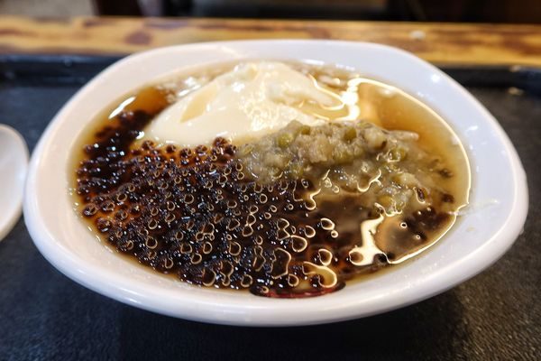 安平老街琳瑯滿目的在地美食