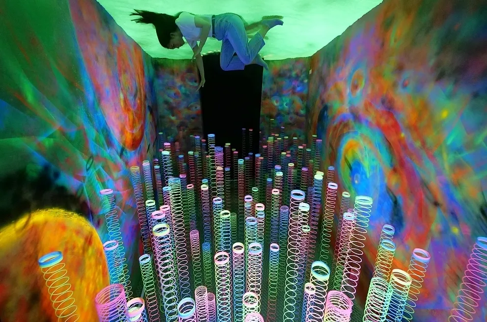 白日夢自拍館（DayJaVu）