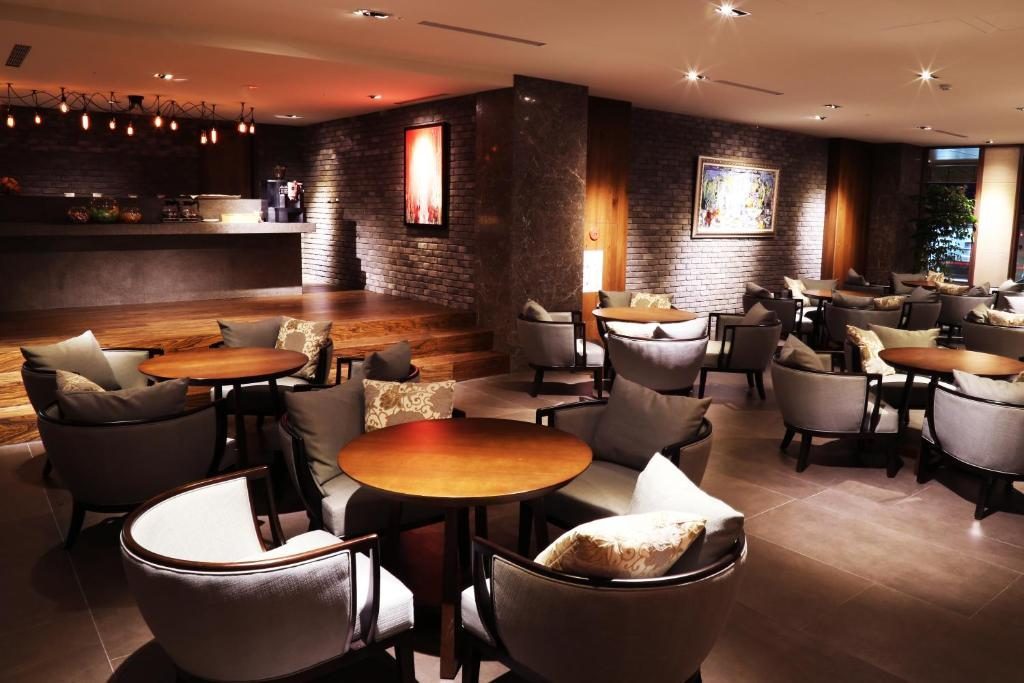 白天走完嘉義市區，夜晚從文化路夜市散步回旅宿的一晚