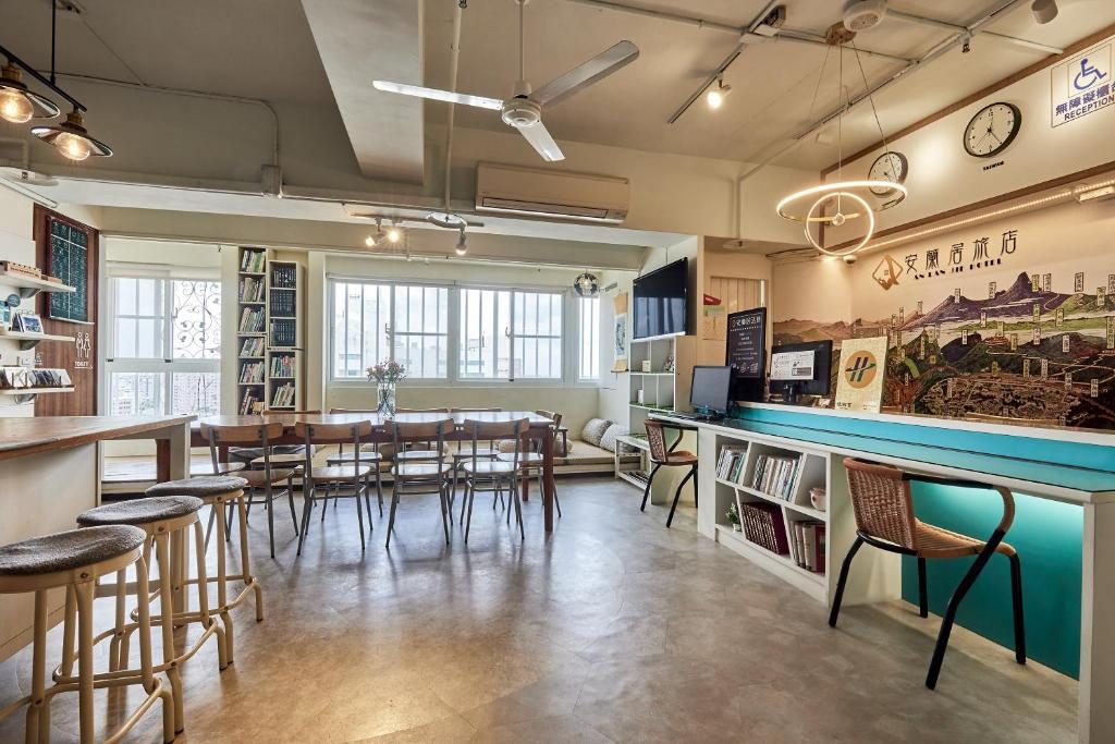 白天走完嘉義市區，夜晚從文化路夜市散步回旅宿的一晚