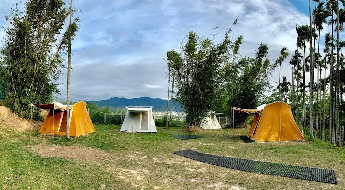 週末想放電？苗栗露營 TOP5：白天採果釣魚、晚上躺著看星空電影，行程滿到爆表