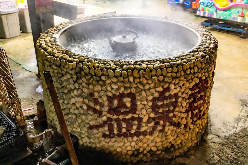 台東知本溫泉｜東台灣的暖湯物語，一場從山霧開始的緩慢時光與溫柔療癒