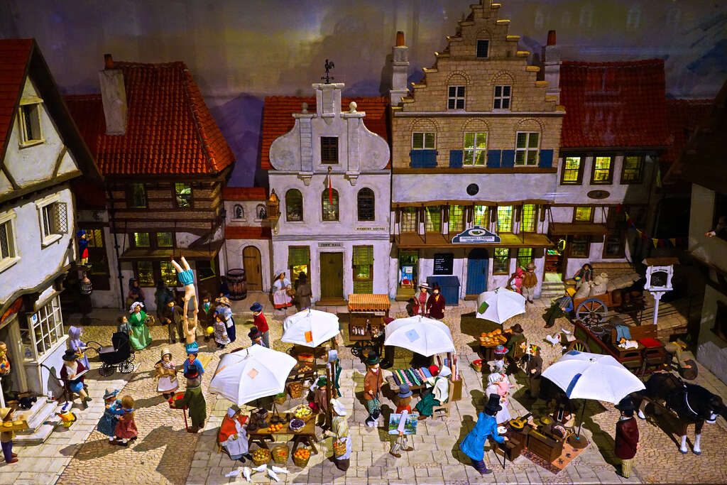 《下雨也要出門》｜在台北的屋簷下旅行：北投的溫泉氣、袖珍的夢、與一場剛好的午後光