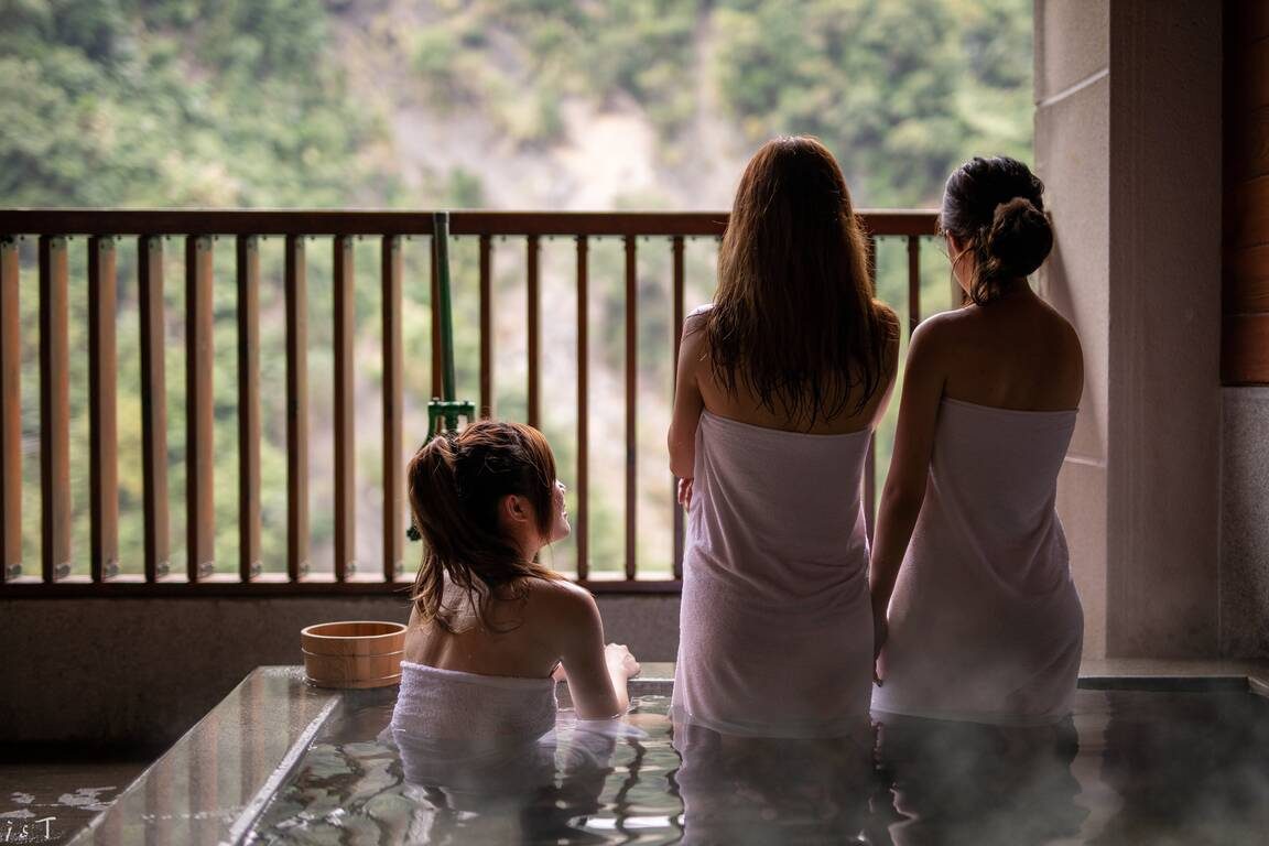 《泡進秋天裡》|一場從烏來到四重溪的溫泉旅程,讓時間都慢下來了