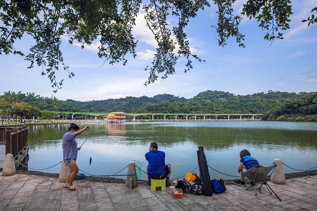 我在台北散步的一天，從大安森林的早晨到國父紀念館的夜