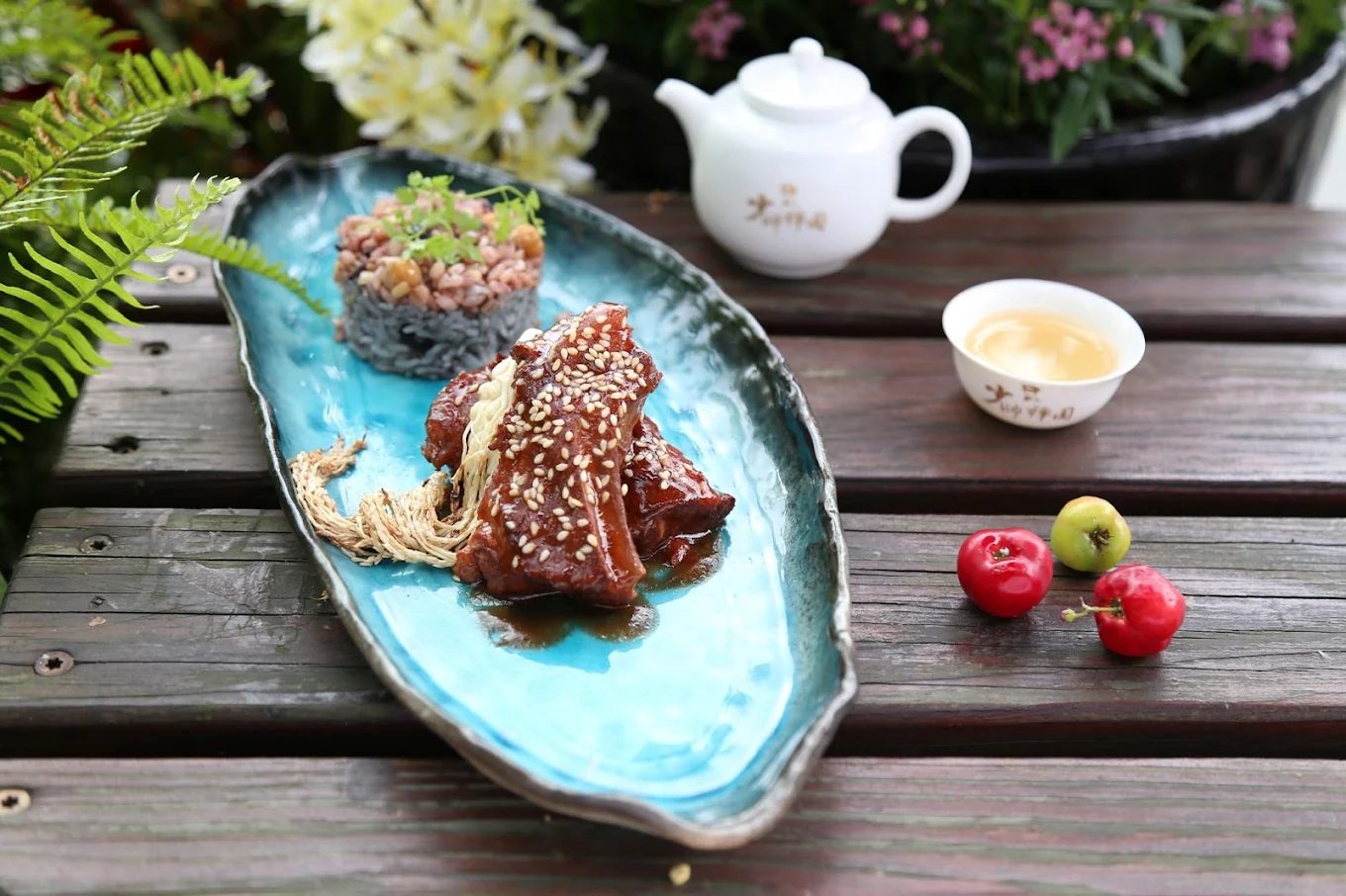 在北投溫泉白霧瀰漫的山城裡找一間喜歡的飯店，安靜待上一整晚