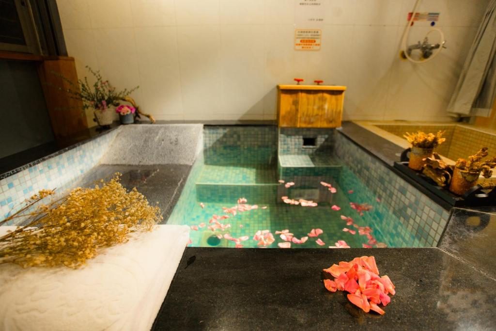 走進烏來溫泉山霧之中慢慢泡一池美人湯讓身體跟著溪水一起放鬆