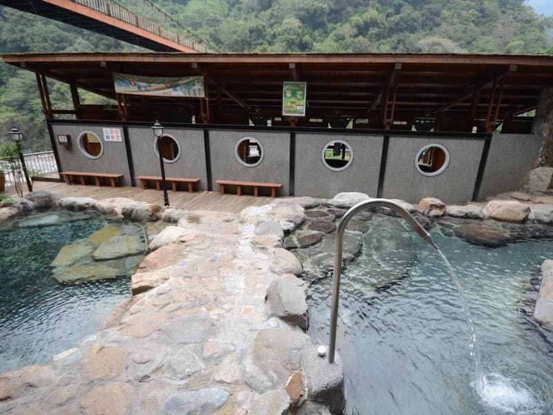 把一天交給谷關溫泉山城,在溪谷與林影之間找到剛剛好的放鬆方式