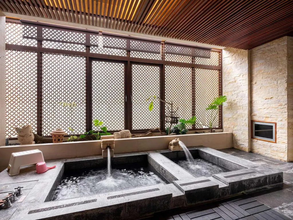 沿著谷關的山林氣息前行,走進惠來溫泉會館讓一池溫泉慢慢安放自己