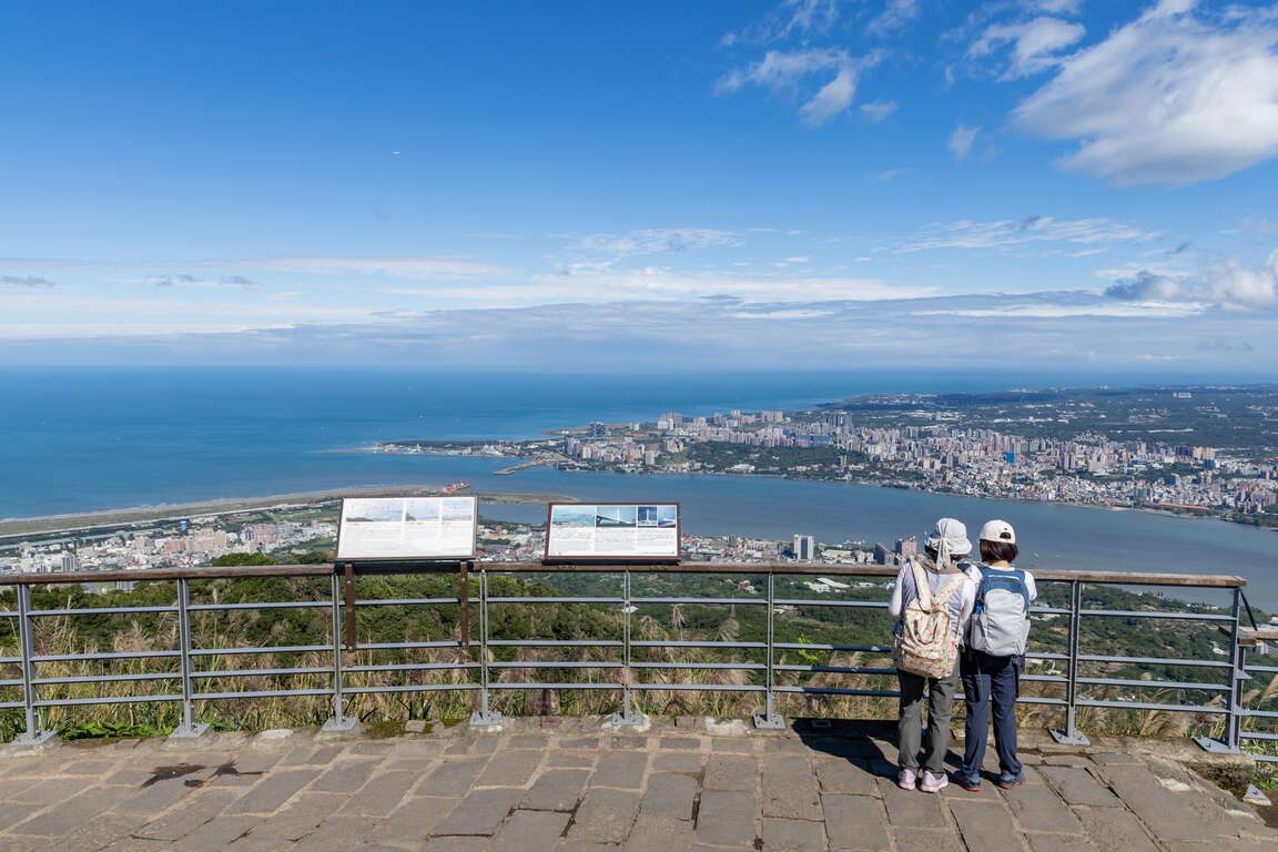 山沒有語言，卻懂得療癒人心——我從風裡、雲裡、光裡，慢慢取回自己的能量