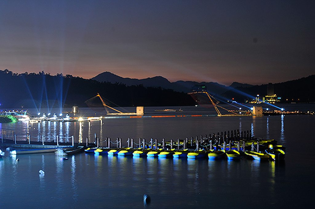 紅茶先入口、夕陽再上桌：伊達邵碼頭，最會餵飽靈魂的街區