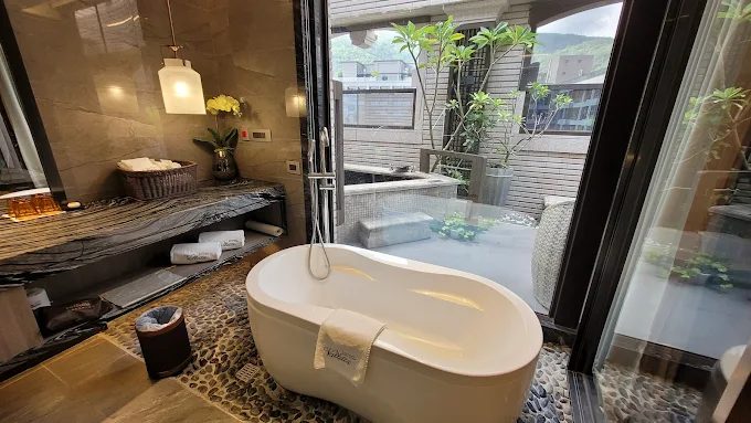 泉霧之間的溫柔時光，在泉水的溫度裡，重啟感官的旅行：走進中天溫泉渡假飯店的療癒世界