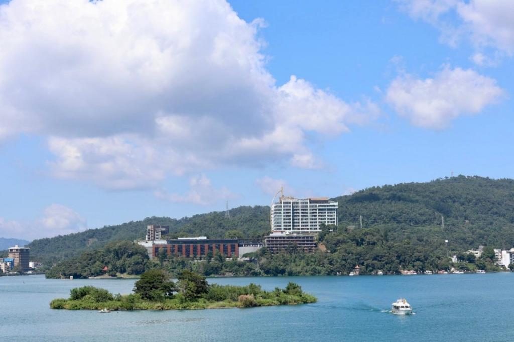 不搭船也能擁抱日月潭｜漢來日月行館讓你住進湖景裡的每一秒