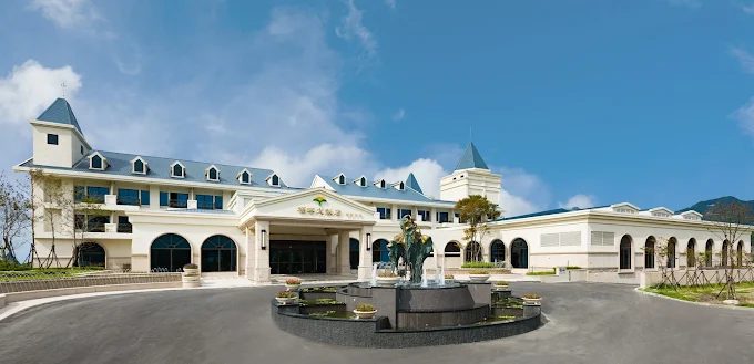 探索福容大飯店福隆的海洋溫泉魅力｜享受海灘、沙雕與療癒假期