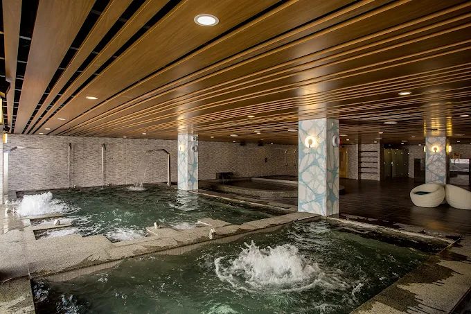 探索福容大飯店福隆的海洋溫泉魅力｜享受海灘、沙雕與療癒假期