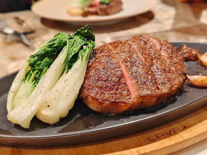 《高雄的夜,比海港更奢華》|住進漢來大飯店,從窗景開始的城市夢境