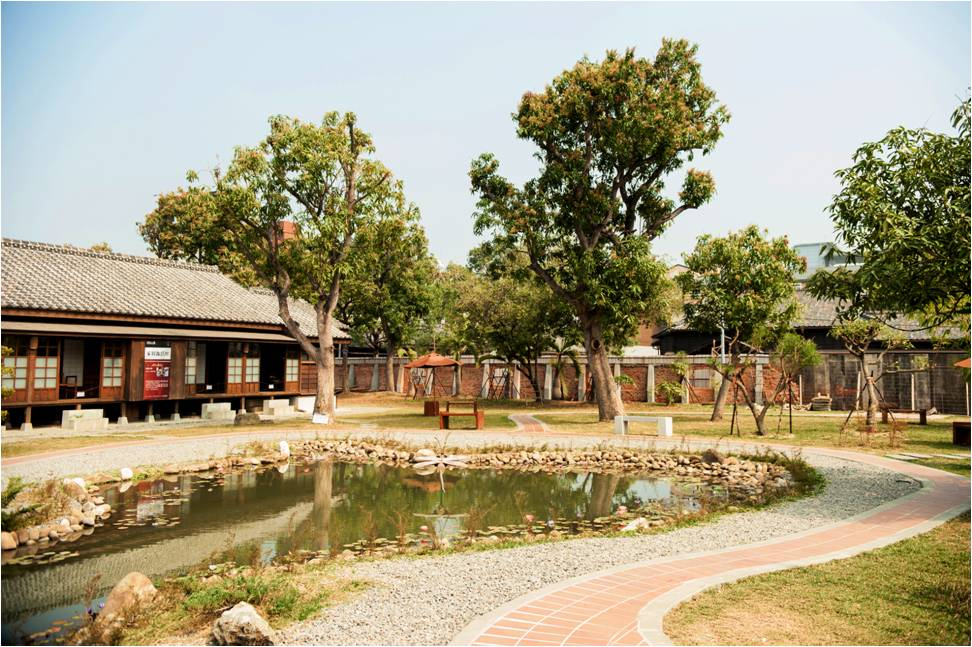 帶著家人住進嘉義新悅花園酒店，旋轉木馬、花園步道與早餐香氣，一場充滿笑聲的假期