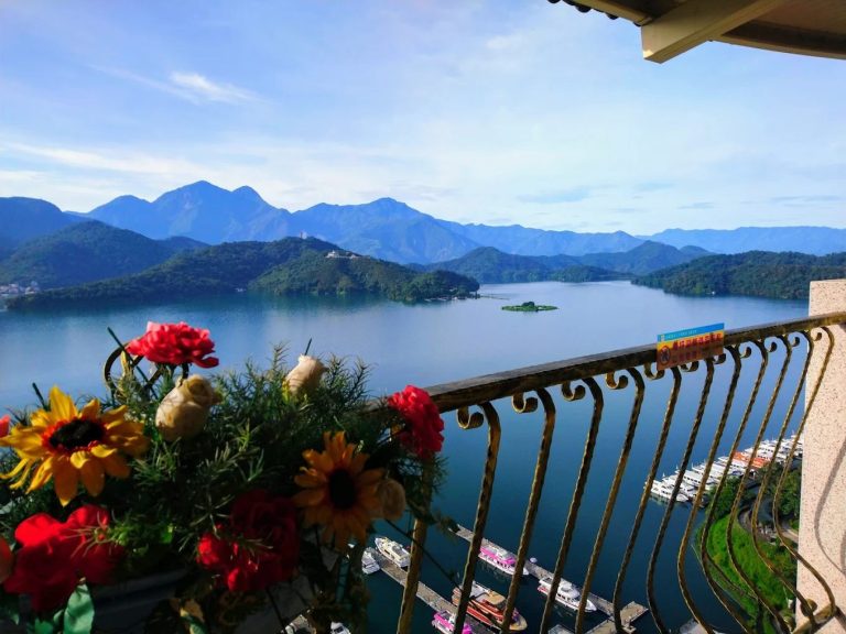 🌅 日月潭湖景第一排住宿推薦｜【淶滬文旅】雙人只要 $2,280 起，住進湖光山色裡的早晨！