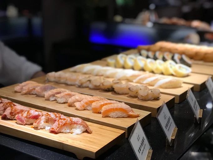 在海鮮與甜點之間,遇見高雄的味覺浪漫—聯上大飯店帕里巴黎自助餐饗宴