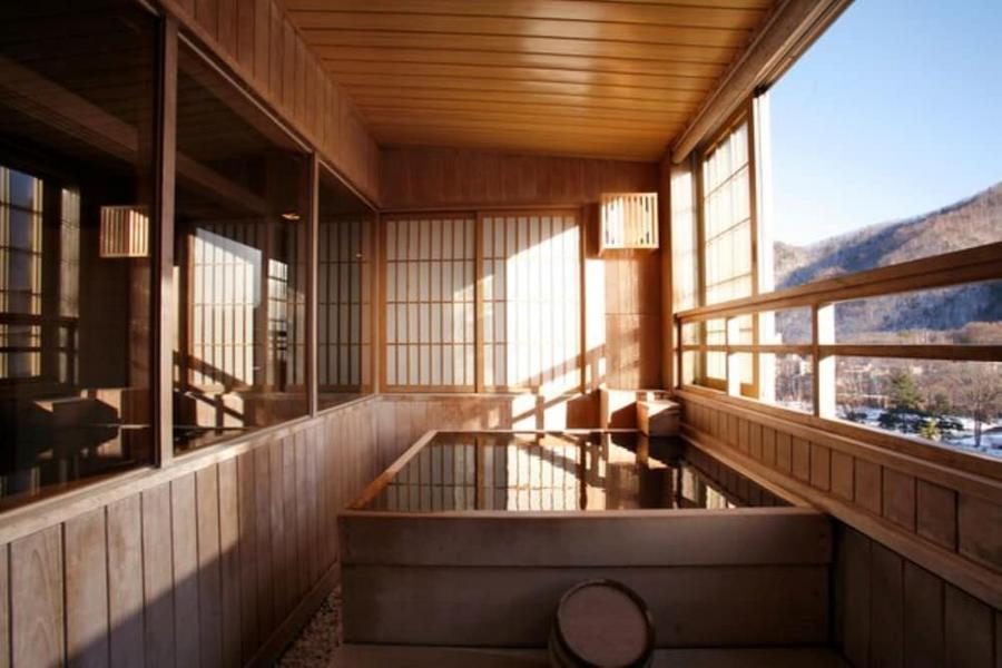 秋天的北海道 就是要泡溫泉啊! 不用忍受冬天的刺骨 涼涼的剛剛好