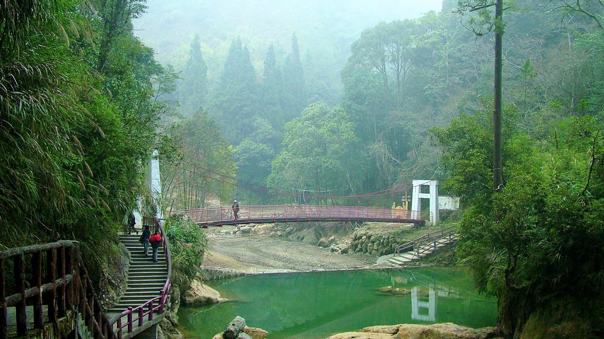 覺得溪頭太多人嗎 來杉林溪探索秘境吧