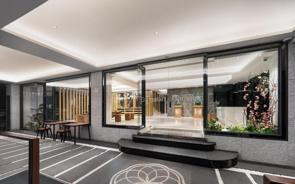 抵達礁溪就能進湯的距離，在葛瑪蘭風呂會館泡出安靜夜晚