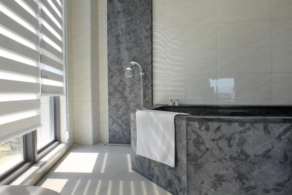 抵達礁溪就能進湯的距離，在葛瑪蘭風呂會館泡出安靜夜晚