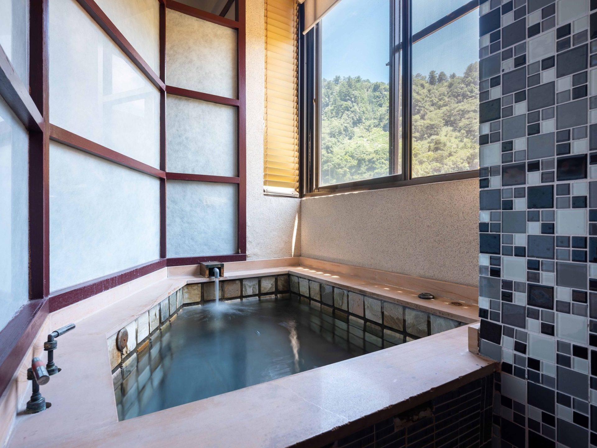 別再泡劇了,來泡湯吧!|谷關四季溫泉會館,一場被山霧包圍的療癒假期