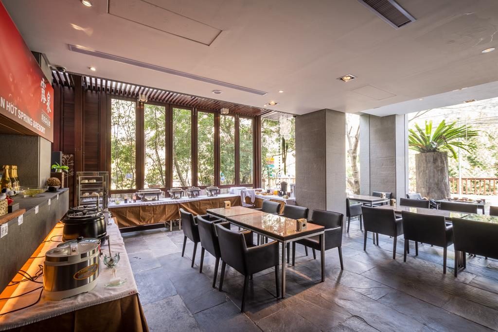 「泡進雲端不開會」！在谷關露泉渡假溫泉館，山霧就是你唯一的訊號