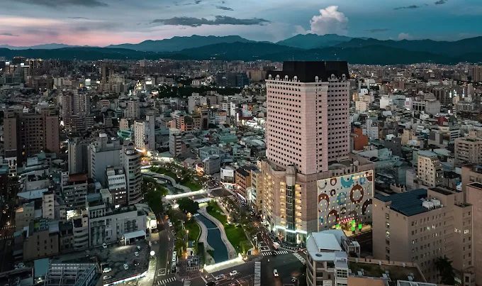 住進鳳凰，一樣會重生！上班廢人變度假仙人的台中奇蹟