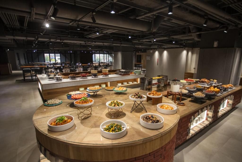 住進鳳凰，一樣會重生！上班廢人變度假仙人的台中奇蹟